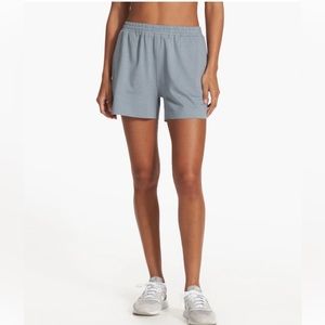 NWOT Vuori Boyfriend Short S Flint Heather